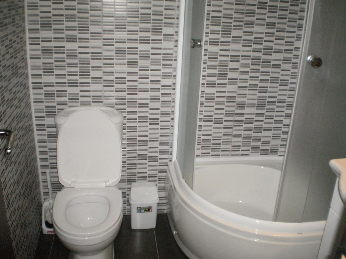 Garni Hotel Kaca Kragujevac Oda fotoğraf